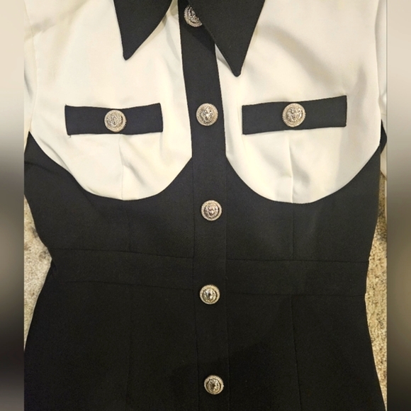 Elegant Black and White Button-Up Dress - Picture 15 of 16